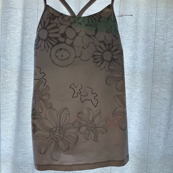 Lululemon top - Picture 3 of 3